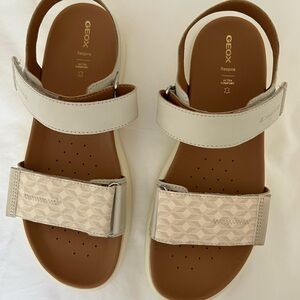 Brand new Geox D XAND 2S E Leather Sandals Light Sand Size 40 EU/10 US